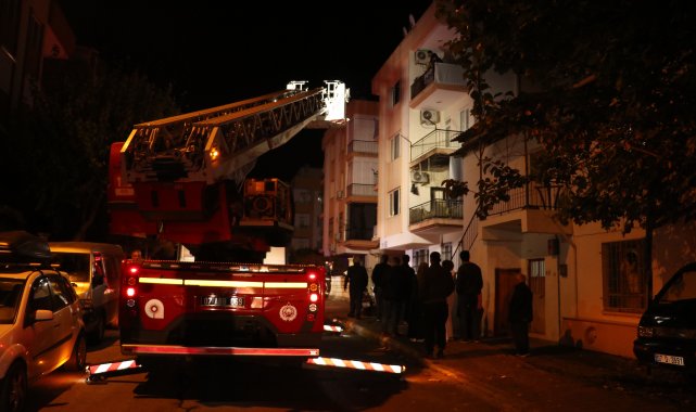Apartmanda yangın; komşu anne ve 3 çocuğu dumandan etkilendi