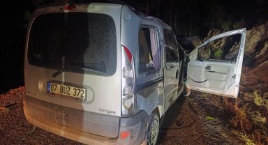 Araç şarampole düştü: 3 yaralı