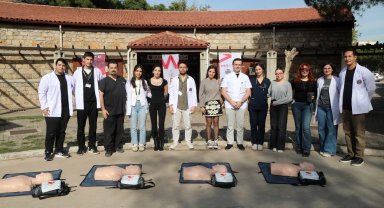 AÜ'de yaşam kurtaran eğitim; kalbi duran hastanın 10 dakikası var