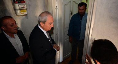 Başkan Kocagöz, evi yanan vatandaşı ziyaret etti