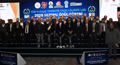 Başkan Vekili Çiçek'e plaket