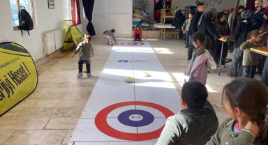 Curling etkinliği düzenlendi