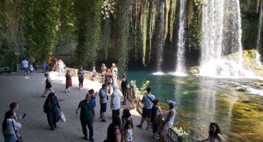 Düden Şelalesi 900 bin ziyaretçi ağırladı