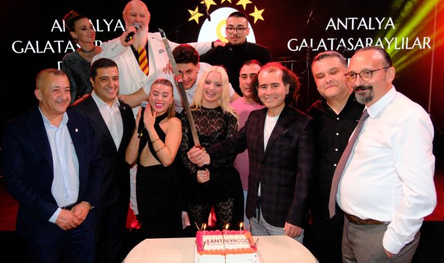 Galatasaraylılar yeni yılı kutladı