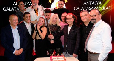 Galatasaraylılar yeni yılı kutladı