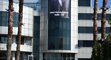 Kepez Belediyesi'nden Şehzadeler Belediye Başkanı Gülşah Durbay'a vefa