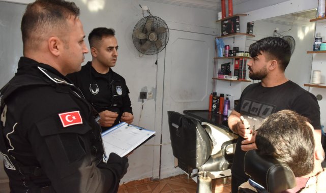 Kepez Zabıtası'ndan berber denetimi