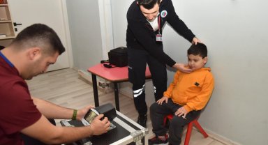 Kepez'den öğrencilere göz taraması