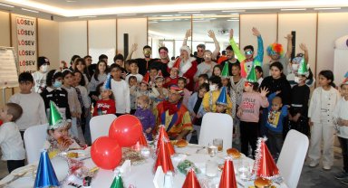 Lösemili çocuklar için yeni yıla merhaba partisi