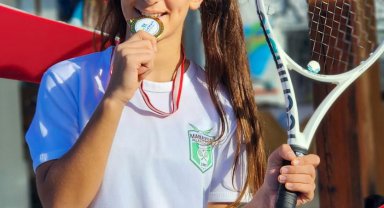 Mavi Asya Yıldırım, grup birincisi oldu