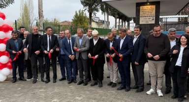 Muhtar, okuduğu okulun yıkılan çeşmesini yeniledi
