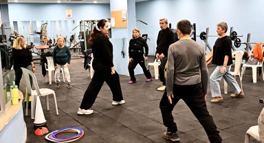 Muratpaşa'dan parkinson hastalarına destek