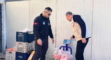 Soğuk hava deposundaki 574 kilo bozuk ürün imha edildi