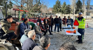 Traktör ve motosiklet sürücülerine trafik güvenliği eğitimi