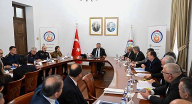 Antalya'da aşırı yağışlara karşı tüm kurum ve kuruluşlar teyakkuzda