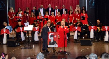 Antalyalı türkülerle ısındı