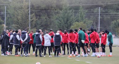 Antalyaspor, ikinci yarı hazırlıklarını tesislerinde sürdürüyor