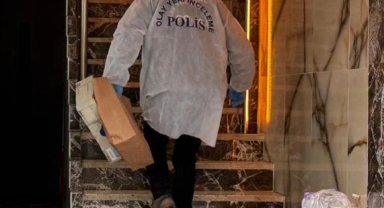 Aparttaki odada ölü bulundu