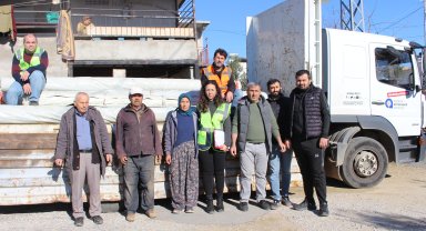 Büyükşehir Belediyesi'nden hortumdan zarar gören üreticiye destek