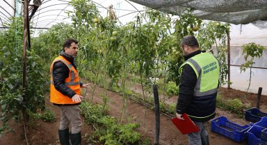 Büyükşehir, sel afetinde zarar gören vatandaşın yanında