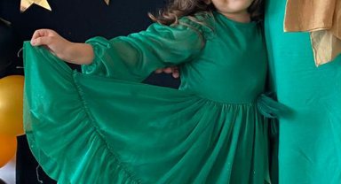 Eşini ve kızını, boğazlarını bıçakla keserek öldürdü