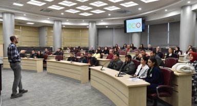 Kepez Belediyesi'nden yaşlı dostu kente güçlü adım