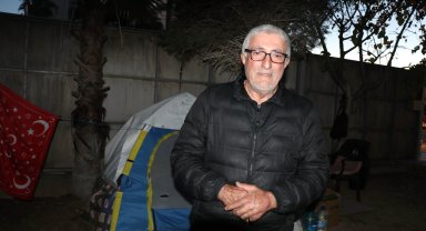 Parkta, çadırda yaşam mücadelesi