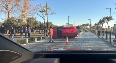 Yan yatarn aracın sürücüsü kazayı yara almadan atlattı