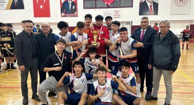 Yunus Emre Lisesi, futsalda Antalya şampiyonu