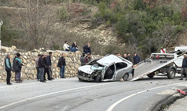 Alanya'da freni boşalan TIR, 2 otomobile çarptı: 1 ölü, 3 yaralı
