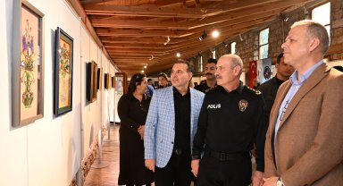 Antalya'nın endemik bitkileri sanatla buluştu