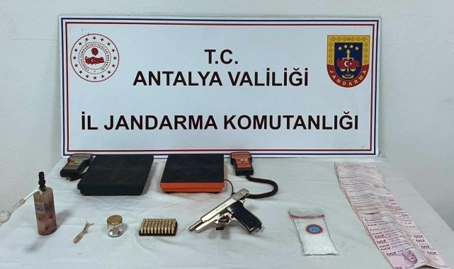 Döşemealtı'nda uyuşturucu operasyonu