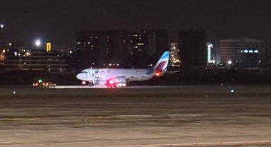 Dubai-Düsseldorf seferi yapan uçak, rahatsızlanan yolcu nedeniyle Antalya'ya indi