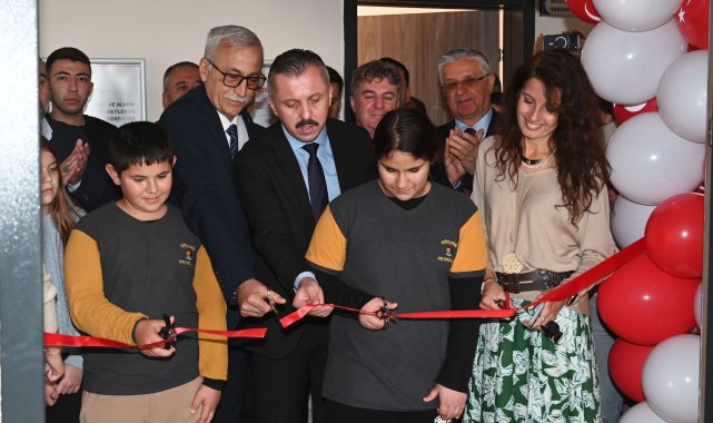 Göynük Ortaokulu Kütüphanesi açıldı