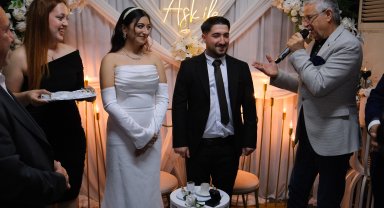 Kadınlar Lokali'nde nişan merasimi