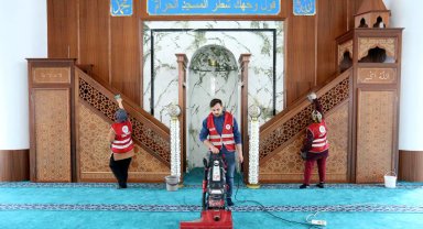 Kepez'de camiler ramazana hazırlandı