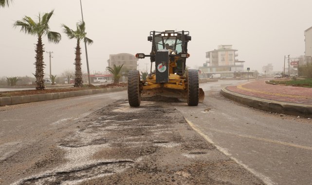 Kepez'de yağmur sonrası yollara hızlı müdahale