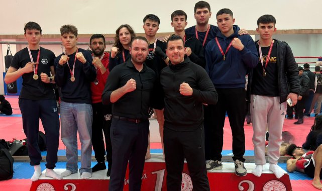 Kick boks ve boks sporcularından önemli başarı
