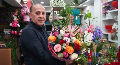 Sevgililer için gül 200, orkide 2 bin liradan başlıyor