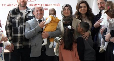 10 çocuk, koruyucu ailelerle sıcak yuvaya kavuştu