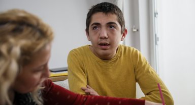 'Düşmedi' denilen otizmli Mehmet'in, merdivenden düştüğü anın görüntüsü ortaya çıktı