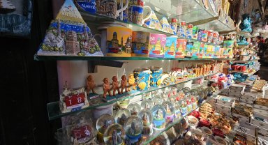 'Müstehcen heykelcik' şikayeti ile tarihi semtte 2 yıldır uygulanmayan karar hayata geçti