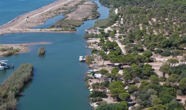 'Sahilkondu' ve barakalara yıkım süreci; lağımları nehri ve denizi kirletiyor
