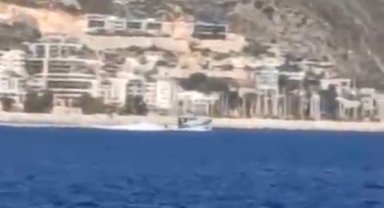 Akdeniz'de göçmenleri taşıyan tekne battı: 15 ölü, 20 yaralı