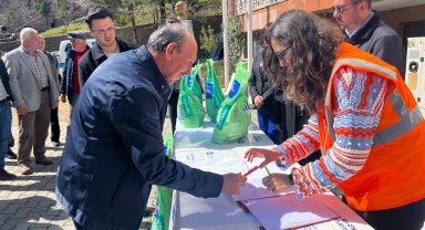 Aksekili üreticilere bordo bulamacı hibesi