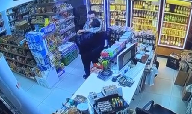 Alkollü iş yeri sahibinin tartıştığı müşteriyi öldürdüğü anlar kamerada