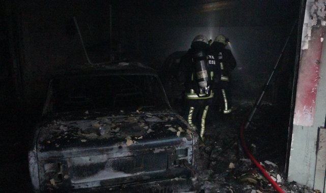 Antalya'da araç boyama atölyesindeki yangın, bitişikteki iş yerine sıçradı