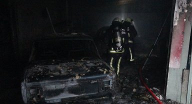 Antalya'da araç boyama atölyesindeki yangın, bitişikteki iş yerine sıçradı