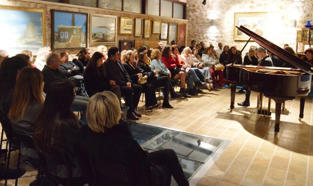 Antalya'da kadın bestecilerin eserleri yankılandı