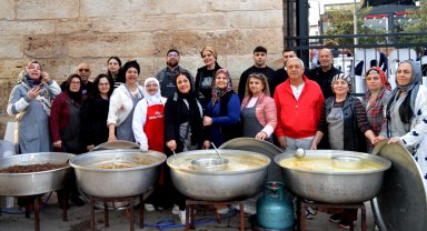 Antalyalı kadınlardan iftar sofrası